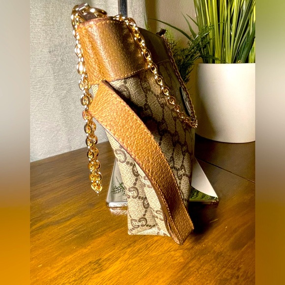 Gucci plus GG logo canvas bag 
Running in live show now!!!!♦️♦️♦️♦️✅ - Picture 7 of 11